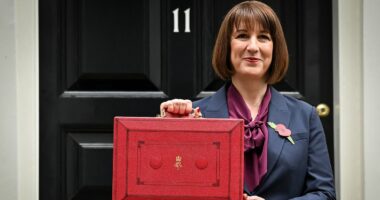 Traders take out £2bn bet against sterling in fresh blow to Chancellor