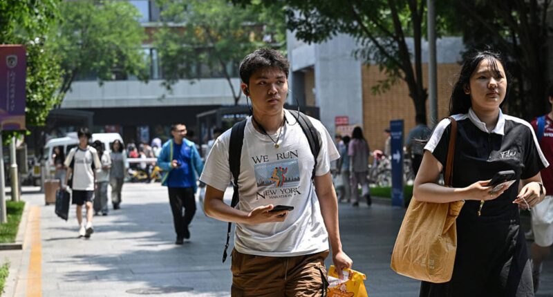 Trump's H-1B visa fee sparks chaos and confusion among Chinese talents in the U.S.