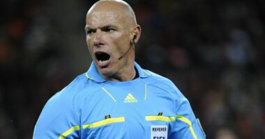 'I can't respect the man': Mark Clattenburg says he has seen a 'different side' of refs' chief Howard Webb and claims he complained about his pay and snubbed him to go to party