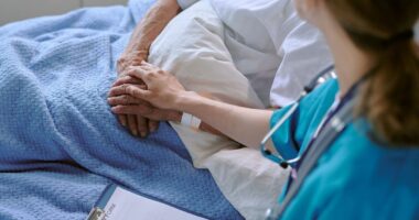 'I'm a palliative care doctor - here are the 3 things people want to do before death'