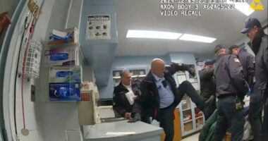 3 former New York prison guards charged in beating death of handcuffed inmate go on trial