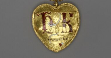 £3.5million gold pendant linked to Henry VIII to be saved for nation