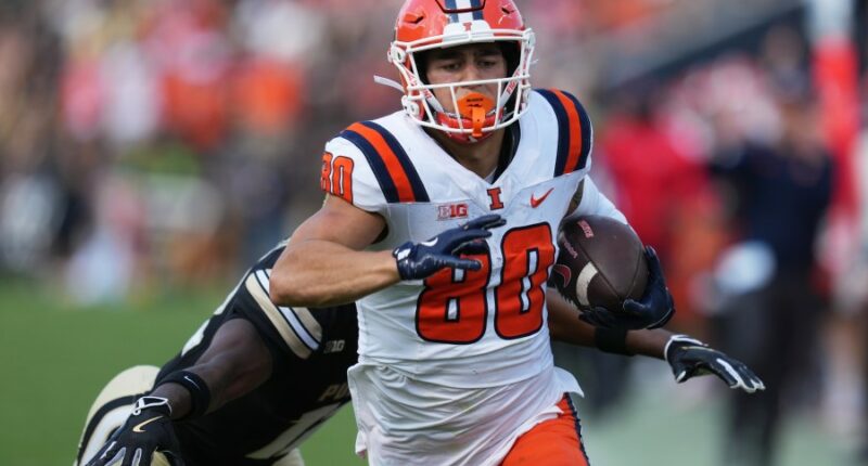 AP Poll: Illinois up five spots before top-ranked test