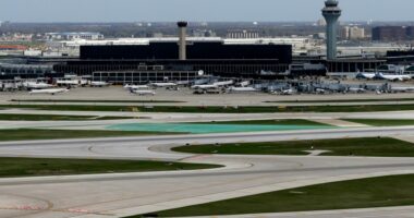 Air traffic controllers at O'Hare Airport rally against shutdown