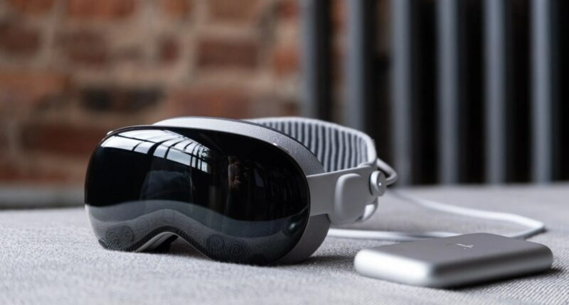 Apple sidelines lighter Vision Pro to prioritize smart glasses