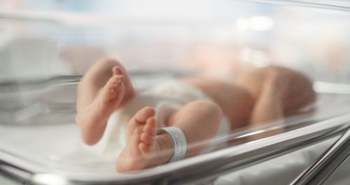 Controversy Strikes: Australian Birthing Influencer Faces Promotion Ban – What It Means for Online Advocacy