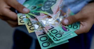 Australia Post takes bombshell move AGAINST cash