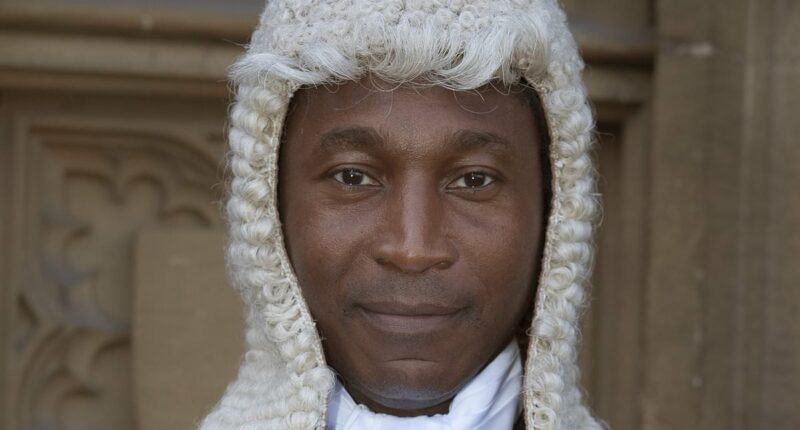 Barristers win right to go without wigs in court