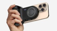 Belkin’s new power bank gives your smartphone a camera grip for $80