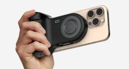 Belkin’s new power bank gives your smartphone a camera grip for $80