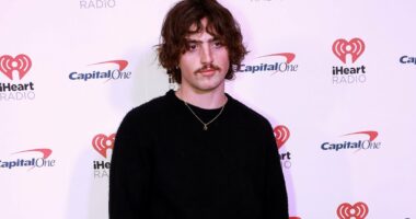 Benson Boone shocks fans with dramatic body transformation in 'thirst trap' snap