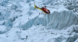 Blizzard traps hundreds on Mount Everest as rescue teams race to save lives