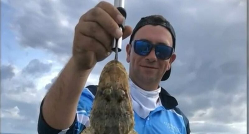 Bloke 'making a fortune' booted from Australia after minister call