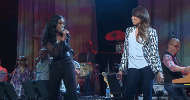 Brandy and Monica Chicago news: Brandy walks off stage during United Center concert for 'The Boy Is Mine' tour