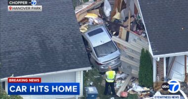 Car crashes into Hanover Park home on Woodlake Drive; 2 injured, police say | Video