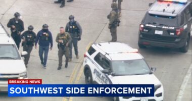 Chicago crash: 1 arrested in attempt to hit federal agents in vehicle near Ogden, 26th Street in Little Village, Cicero police say