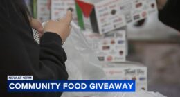 Chicago volunteers collecting food at El Pollo Cris Cris on SW Side for those in need amid high prices, looming SNAP benefits halt
