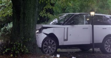 Cops blast Alec Baldwin as new video contracts star's crash claim