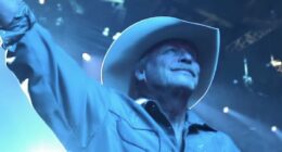 Country star announces shock farewell concert amid health battle