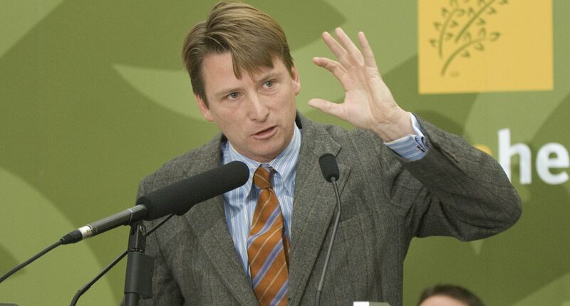 Dark past of the next leader of Bush dynasty revealed