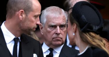 Did William force Andrew out of Royal Lodge?