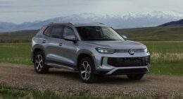 Edmunds small SUV comparison: New Volkswagen Tiguan vs. Honda CR-V