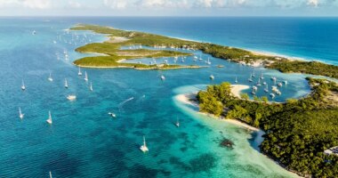 Eight Americans arrested in Bahamas after authorities discover 'high-powered weapons' cache, ammunition