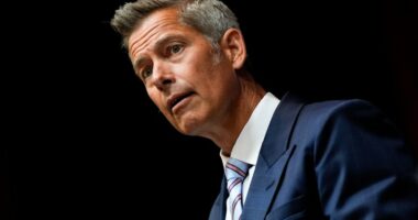 Federal government to withhold $40M from California for not enforcing trucker English requirements
