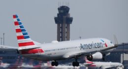 Flight delays become more common as air traffic controllers go without pay during shutdown