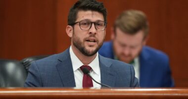 Florida AG Uthmeier subpoenas Roblox over child safety