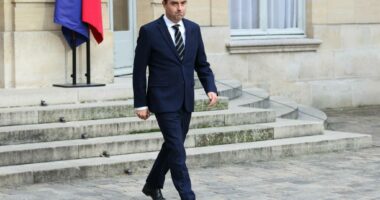 French PM resigns hours after naming government, plunging France further into political chaos