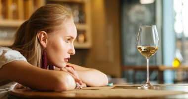 Functioning alcoholics hide in plain sight... so are YOU one? These are the six signs you might have a problem: DR MAX PEMBERTON