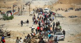 Gazans stream back home after start of Israel-Hamas truce