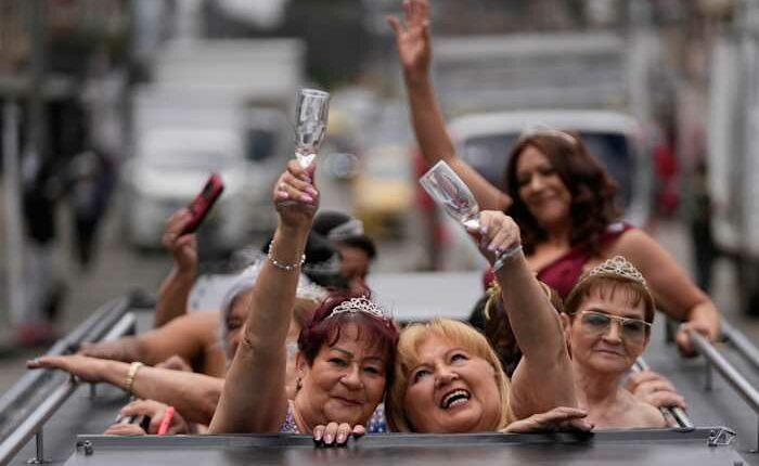 Grandmothers in Colombia get the quinceañera they never had