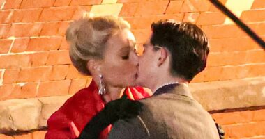 Gwyneth Paltrow's pals went wild over her kiss with Timothée Chalamet