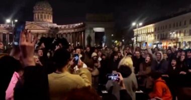 Hundreds call for Putin's overthrown in huge St Petersburg gathering