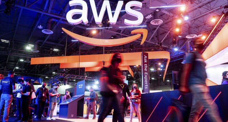 Hundreds of websites including Snapchat and Fortnite are DOWN