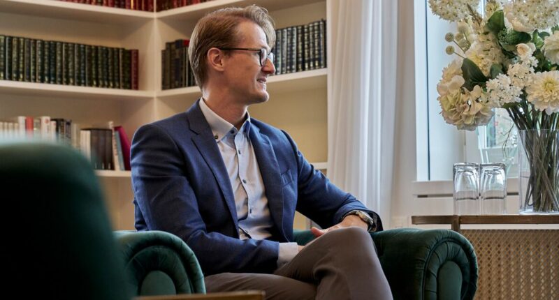 I'm a health expert at a £100k-a-week clinic - do these 17 things to live to 100
