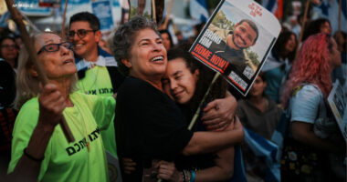 Israel says Hamas hands over the first 7 hostages to the Red Cross as part of the Gaza ceasefire