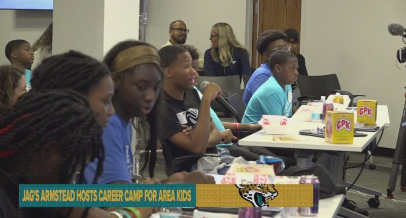 Jaguars' Arik Armstead hosts dozens of local kids for a career camp