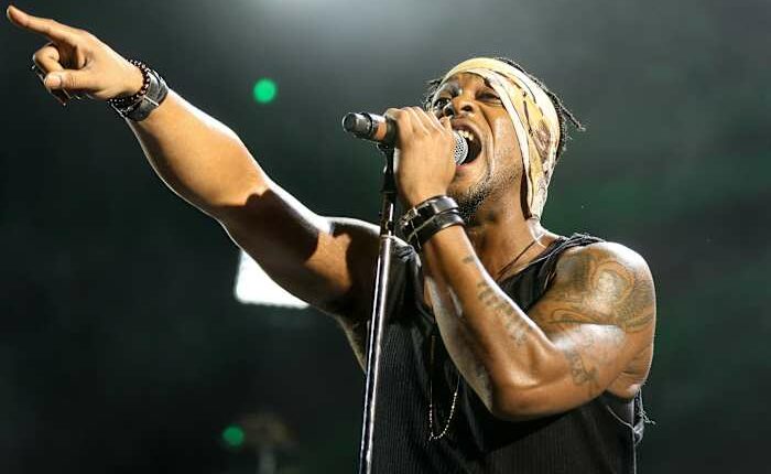 Jamie Foxx, Maxwell, Jill Scott, Flea, Doja Cat and more react to the death of D'Angelo