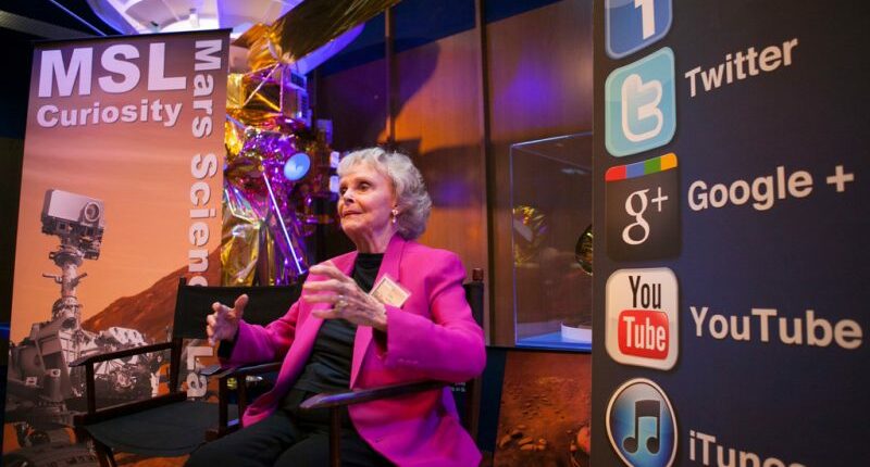 June Lockhart, beloved mother figure from 'Lassie' and 'Lost In Space,' dies at 100