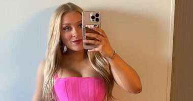 Kentucky cheerleader 'took selfies after dumping newborn baby to die'