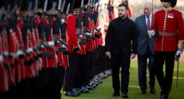 King welcomes Volodymyr Zelensky for audience at Windsor Castle 