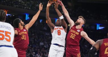 Knicks stun East favorite Cavaliers in 119-111 victory to open season