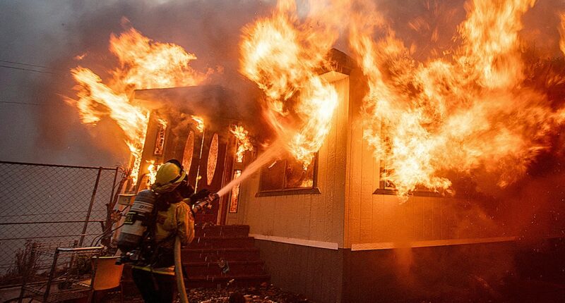 LA firefighters ordered to leave fire that exploded into Palisades Fire days later: report