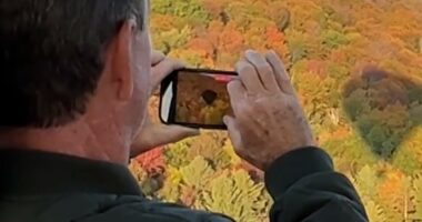 Leaf peepers take flight over Vermont's fall foliage