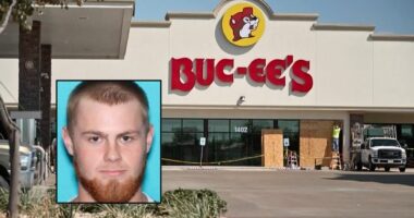 Man kills 3 then crashes into Buc-ee's, hitting woman: Cops