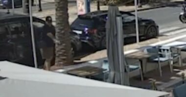 Moment gunman shoots victim dead in front of shocked British tourists