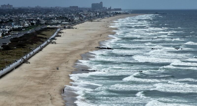 Nor'easter threatens East Coast New Jersey declares state of emergency